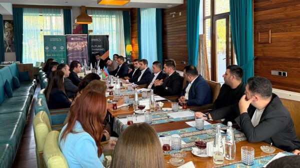 Qax Rayon İcra Hakimiyyətinin başçısı Elvin Paşayev HR-lar ilə görüşüb.