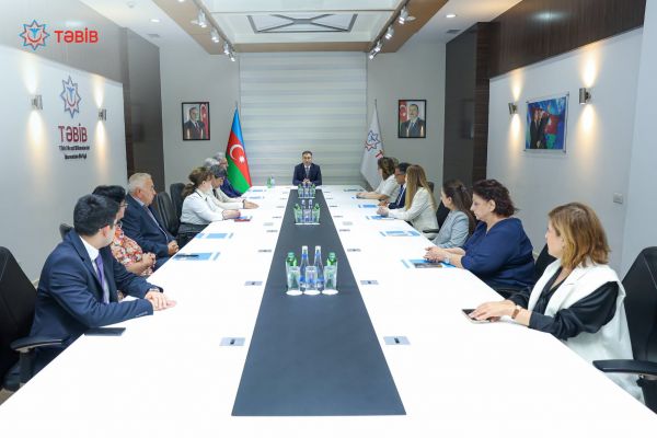 Dövlət təltiflərinə layiq görülmüş tibb işçilərinə orden və medallar təqdim olunub