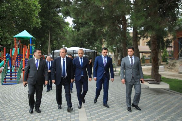 Niyazi Bayramov şəhərdə aparılan abadlıq-quruculuq və təmir-bərpa işləri ilə tanış olub