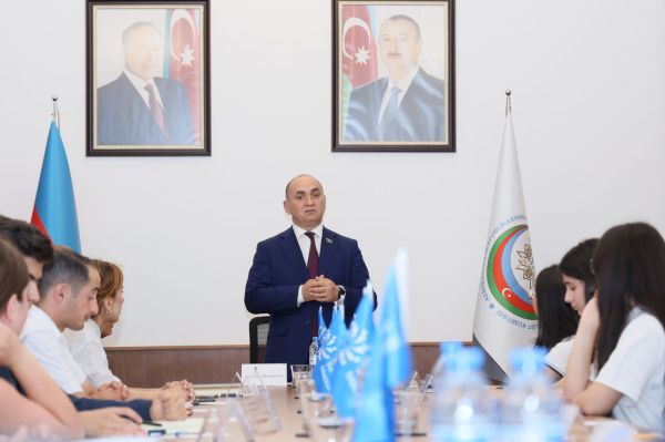 Uşaq Səfirlər Məclisinin üzvləri Milli Məclisin deputatı Ceyhun Məmmədovla görüşüblər