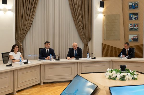 İctimai şuranın üzvləri ilə görüş keçirilib