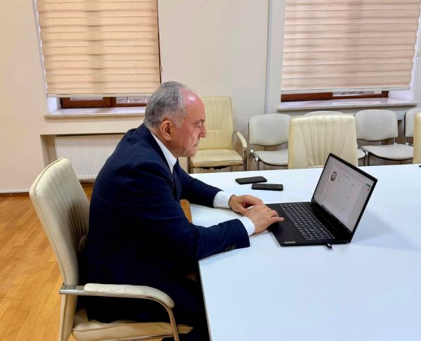 AzTU-da elektron diplomların verilməsinə başlanıldı: - Rektor ilk diplomları imzaladı