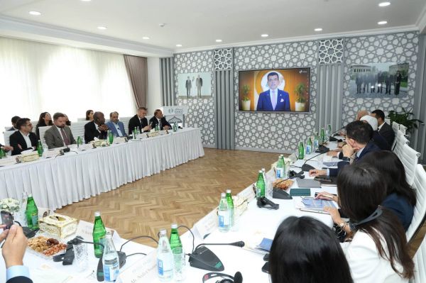 Azerbaijan hosts ICESCO forum on stra­tegic future stud­ies and arti­fi­cial intel­li­gence