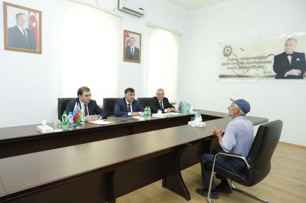 Agentlik sədri Yardımlı rayonunda vətəndaşları qəbul edib
