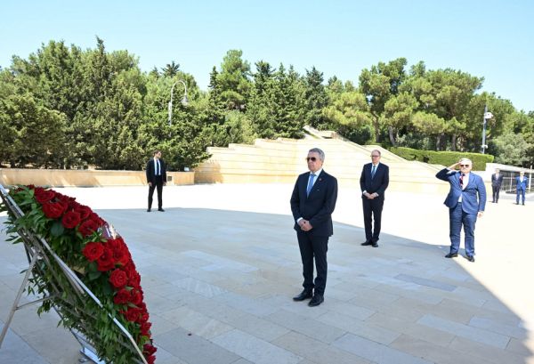 Head of Swiss Federal Department of Foreign Affairs pays tribute to Azerbaijani martyrs in Baku