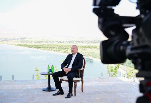 İlham Əliyev: Naxçıvan əvəzolunmaz nəqliyyat mərkəzlərinin birinə çevriləcək