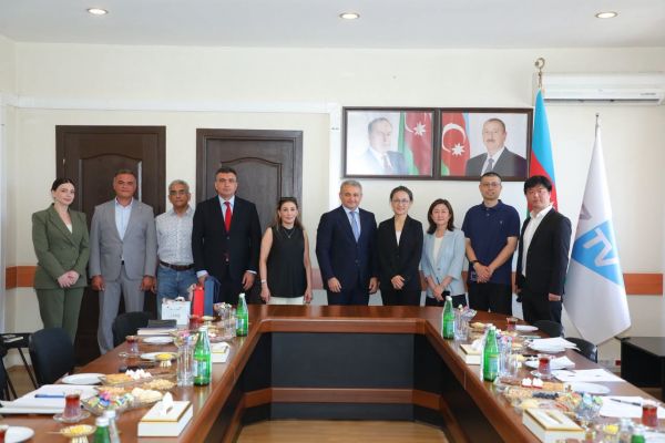 Rövşən Məmmədov Çin Media Korporasiyasının nümayəndəsi ilə görüşüb