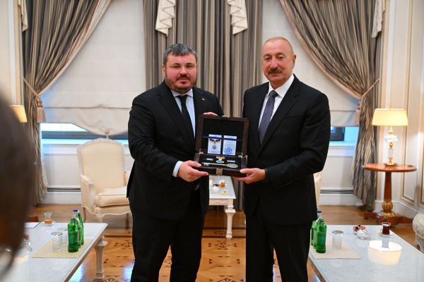 Президенту Ильхаму Алиеву вручено удостоверение «Почётного гражданина города Ирпень»