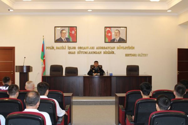 Qaradağ rayonunda gənc zabit və kursantlarla görüş keçirilib