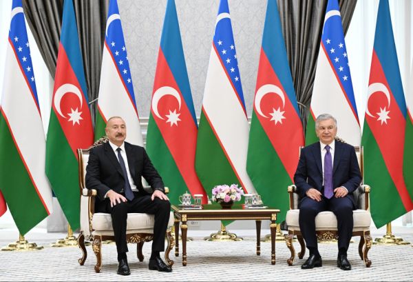 Daşkənddə Prezident İlham Əliyevin Özbəkistan Prezidenti ilə görüşü olub