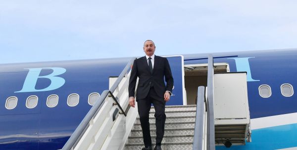 Президент Ильхам Алиев прибыл с рабочим визитом в Кыргызстан