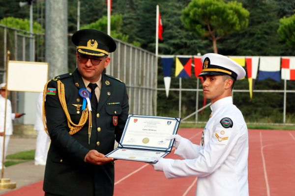 Diplomas presented to Azerbaijan Army servicemen graduating in Türkiye