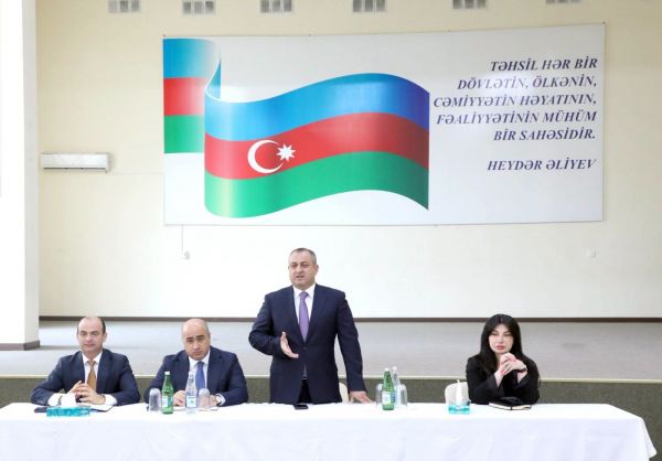 Suraxanıda vətəndaşlarla növbəti səyyar qəbul keçirilib
