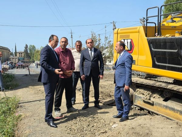 Taleh Qaraşov Lənkəranın kanalizasiya sisteminin yenilənməsi işləri ilə yerində tanış olub