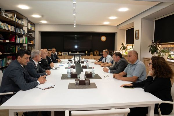 Ayıların kəndlərə yaxınlaşması və təsərrüfatlara ziyan vurması hallarının qarşısının alınması müzakirə edilib
