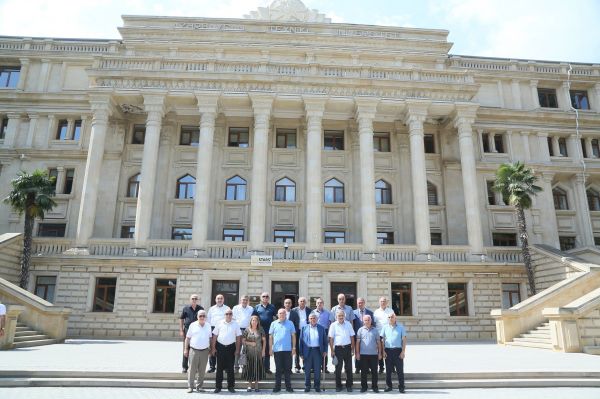 45 il sonra yenidən doğma AzTU-da: məzunların unudulmaz görüşü