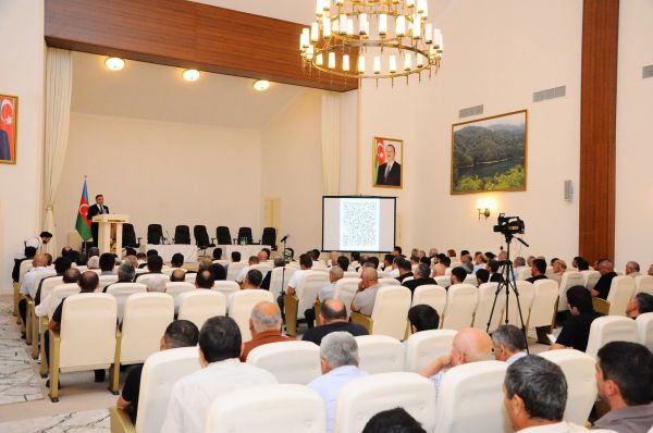 Fermerlərlə panel müzakirəsi keçirilib