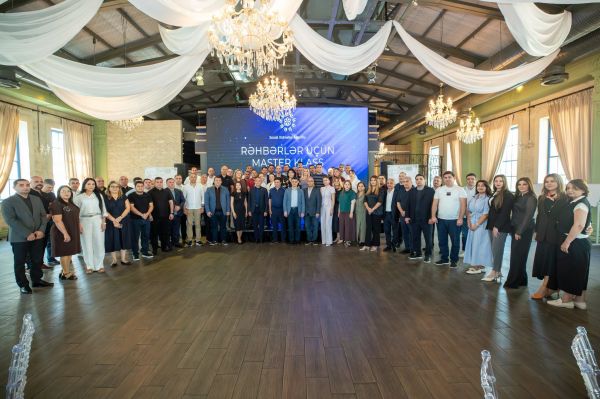 Agentliyin rəhbər şəxsləri üçün "Liderlik və idarəetmə" mövzusunda master-klas təşkil olunub