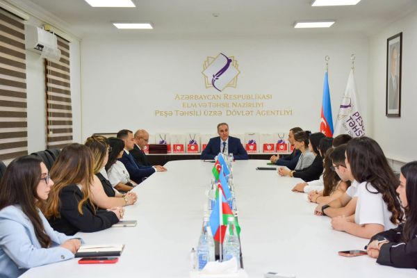 Peşə Təhsili üzrə Dövlət Agentliyində könüllülərlə görüş keçirilib