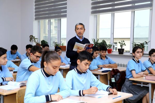 BŞTİ-nin tabeliyindəki məktəblərdə 504 413 şagird təhsil alacaq
