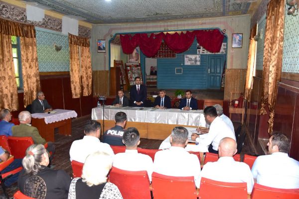 Elvin Paşayev Sarıbaş kəndində səyyar qəbul keçirib