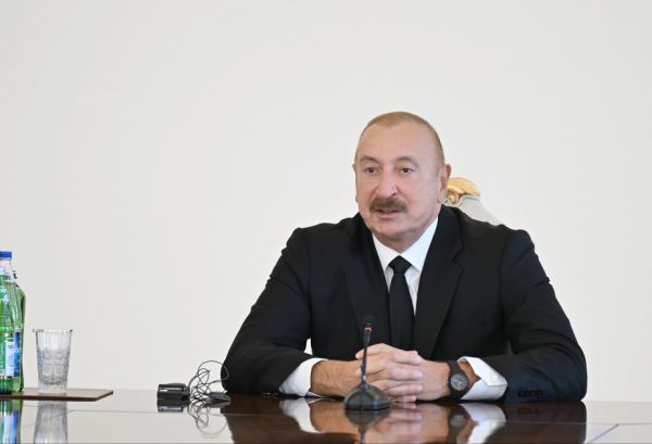 Biz heç kimin qabağında baş əymirik və əyməyəcəyik - Prezident