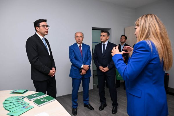 Fərid Qayıbov idman federasiyalarının nümayəndələri ilə görüşüb