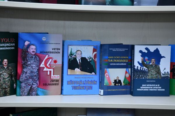 “Dövlət Suverenliyi Günü” adlı kitab sərgisi təşkil olunub