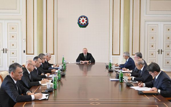 İlham Əliyevin sədrliyi ilə Dövlət Proqramına həsr olunmuş müşavirə keçirilib