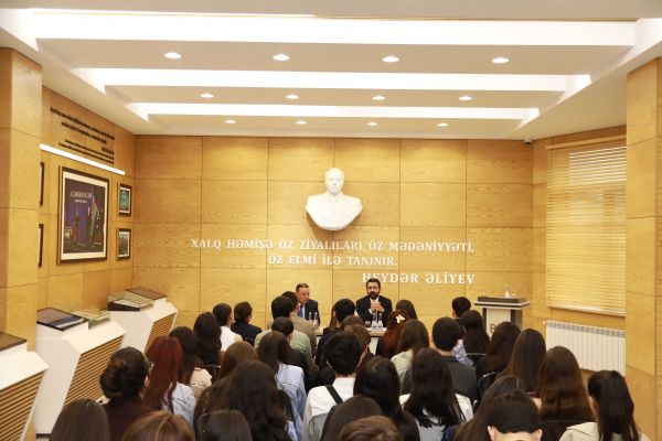 “Diplomatiya saatı”: XİN-in Yaxın Şərq və Afrika üzrə Baş İdarəsinin rəisi Elməddin Mehdiyevlə görüş