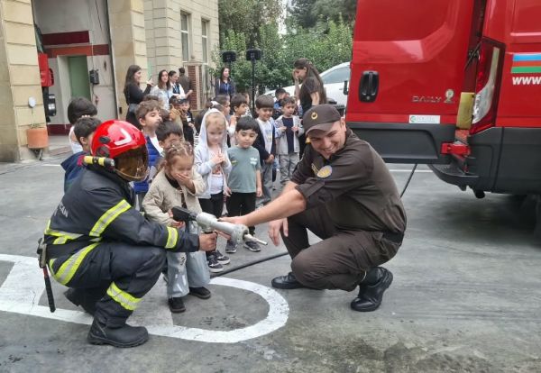 Məktəblilər üçün “açıq qapı günü” tədbiri keçirilib