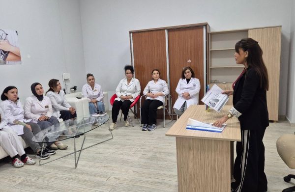“Tibb işçisinin peşəkar davranış qaydaları” mövzusunda təlim