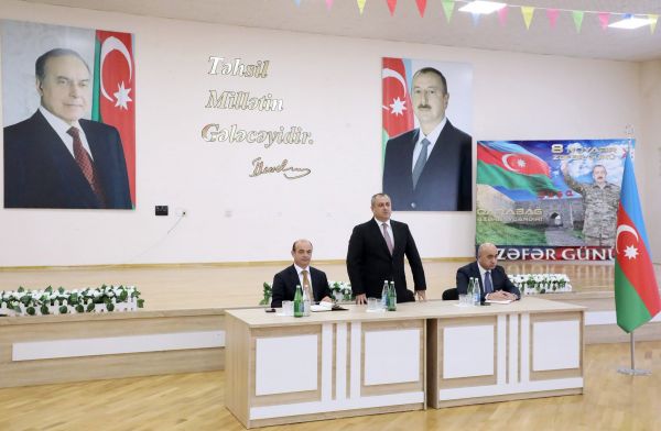 Suraxanıda vətəndaşlarla növbəti səyyar görüş keçirilib