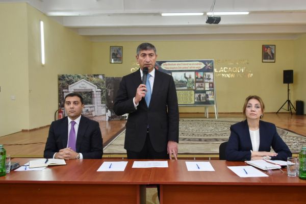 İcra Başçısı ərazidə Yasamal sakinləri ilə görüşdü