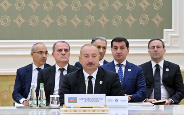 İlham Əliyev Türkmənbaşıda tədbirdə iştirak edir