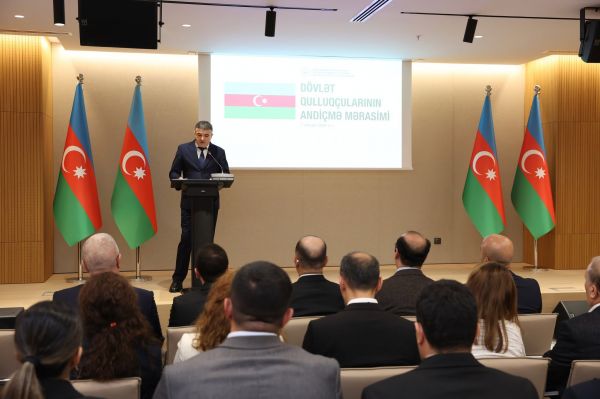 Əmlak Məsələləri Dövlət Xidmətində yeni dövlət qulluqçuları and içiblər
