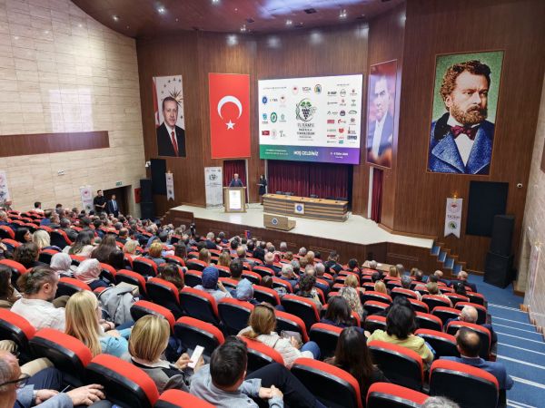 AzTU müəllimi Türkiyədə beynəlxalq simpoziumda çıxış edib