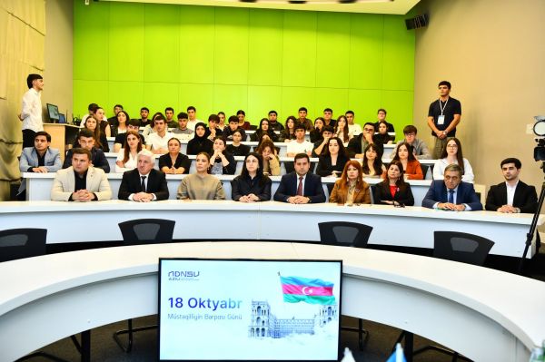 ADNSU-da 18 Oktyabr – Müstəqilliyin Bərpası Gününə həsr olunmuş tədbir keçirilib