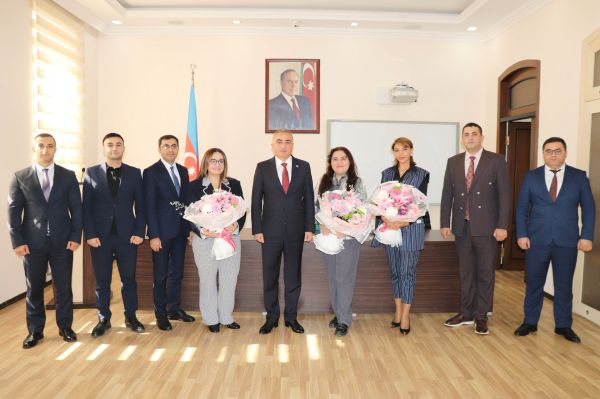 Vəkillər Kollegiyasının sədri yeni hakim təyin olunmuş 8 vəkili təltif edib