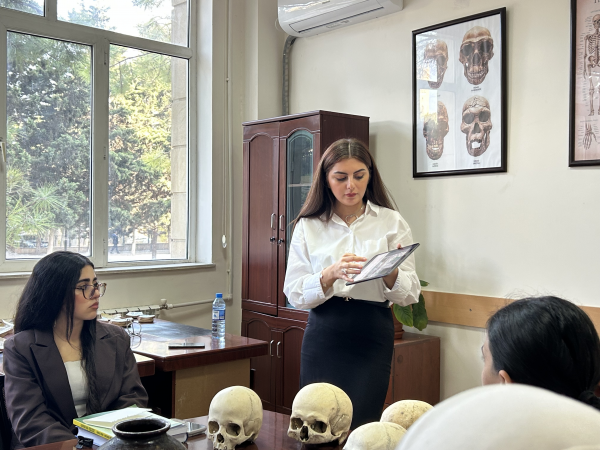 BDU-da qədim insan qalıqlarının paleogenetik analizinə dair ustad dərsi