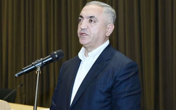Prezident Elçin Yusubovu vəzifəsindən azad etdi