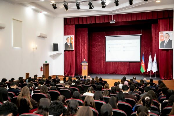DƏMX tərəfindən Əmək və Sosial Münasibətlər Akademiyasının tələbələri üçün qeyri-formal məşğulluğa dair təlim keçirilib
