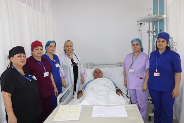 Ürəyi iki dəfə dayanan şəxsin həyatı xilas edilib